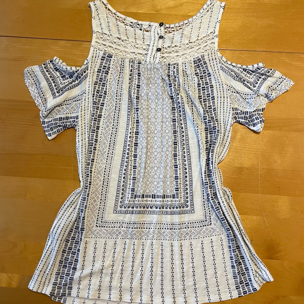 Lucky Brand Cold Shoulder Top - Size S - Picture 4 of 8